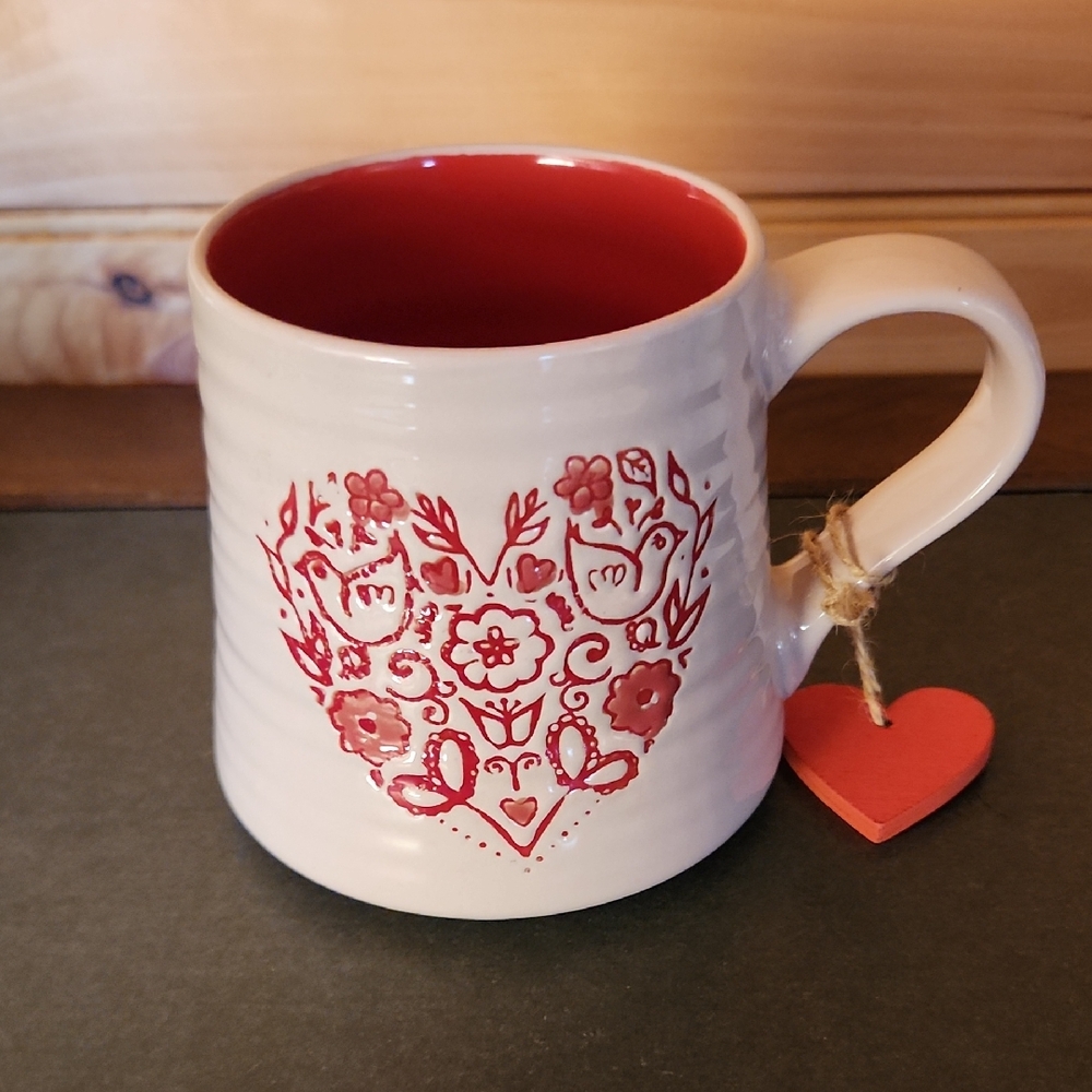 Final Price/ Charming Floral Heart Mug - Red and Cream
